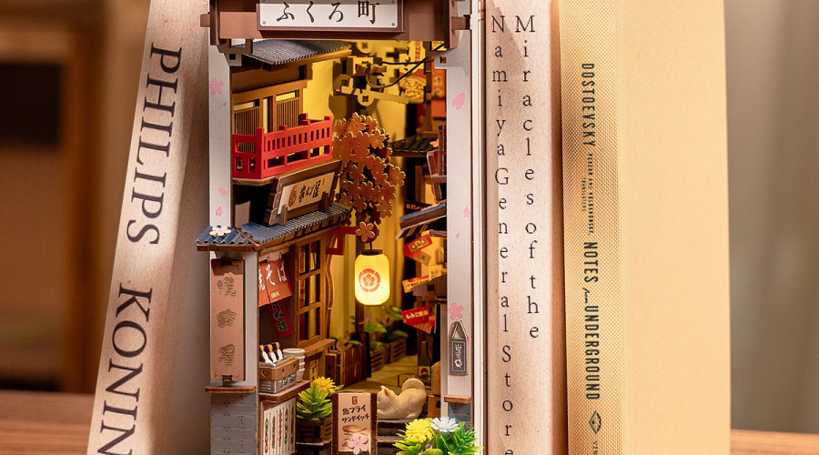 Rolife Book Nook Shelf Insert – Sakura Wine Alley TGB11