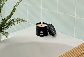 Lush Milky Bath Scented Candle