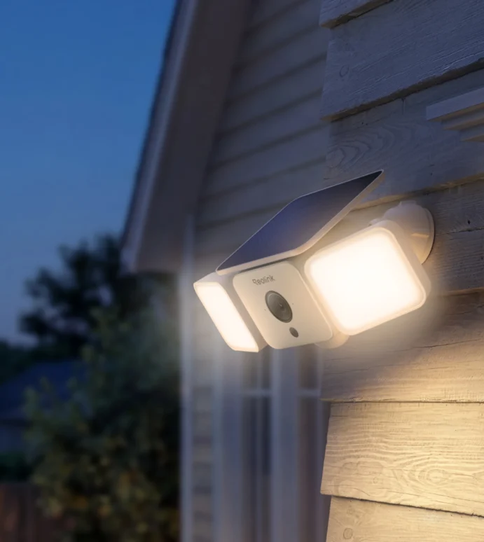 Reolink All-in-One Solar Floodlight-Level Security Cam