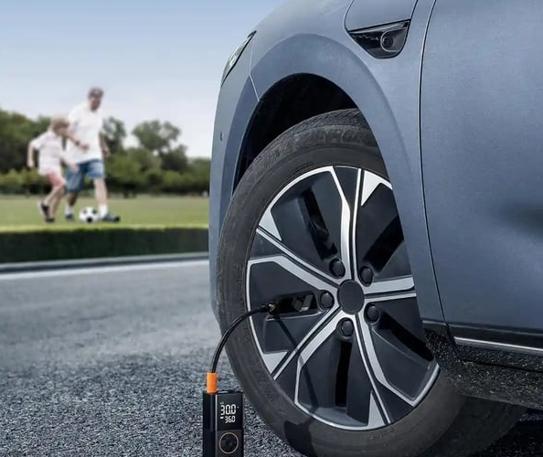 AstroAI L7 Car Tyre Inflator