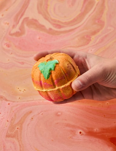 Lush Sparkly Pumpkin Bath Bomb